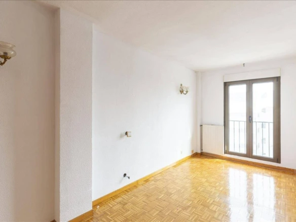 Piso en venta en Av. Nuestra Señora de Valvanera, Carabanchel | ROAN