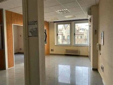 Oficinas situadas en el centro de Manresa