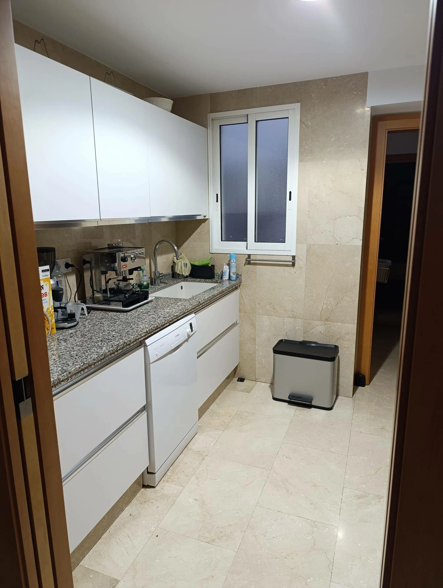 VALENCIA CENTRO BARRIO XEREA VIVIENDA REFORMADA CON PRIMERAS CALIDADES CUATRO DORMITORIOS DOS BAÑOS GARAJE