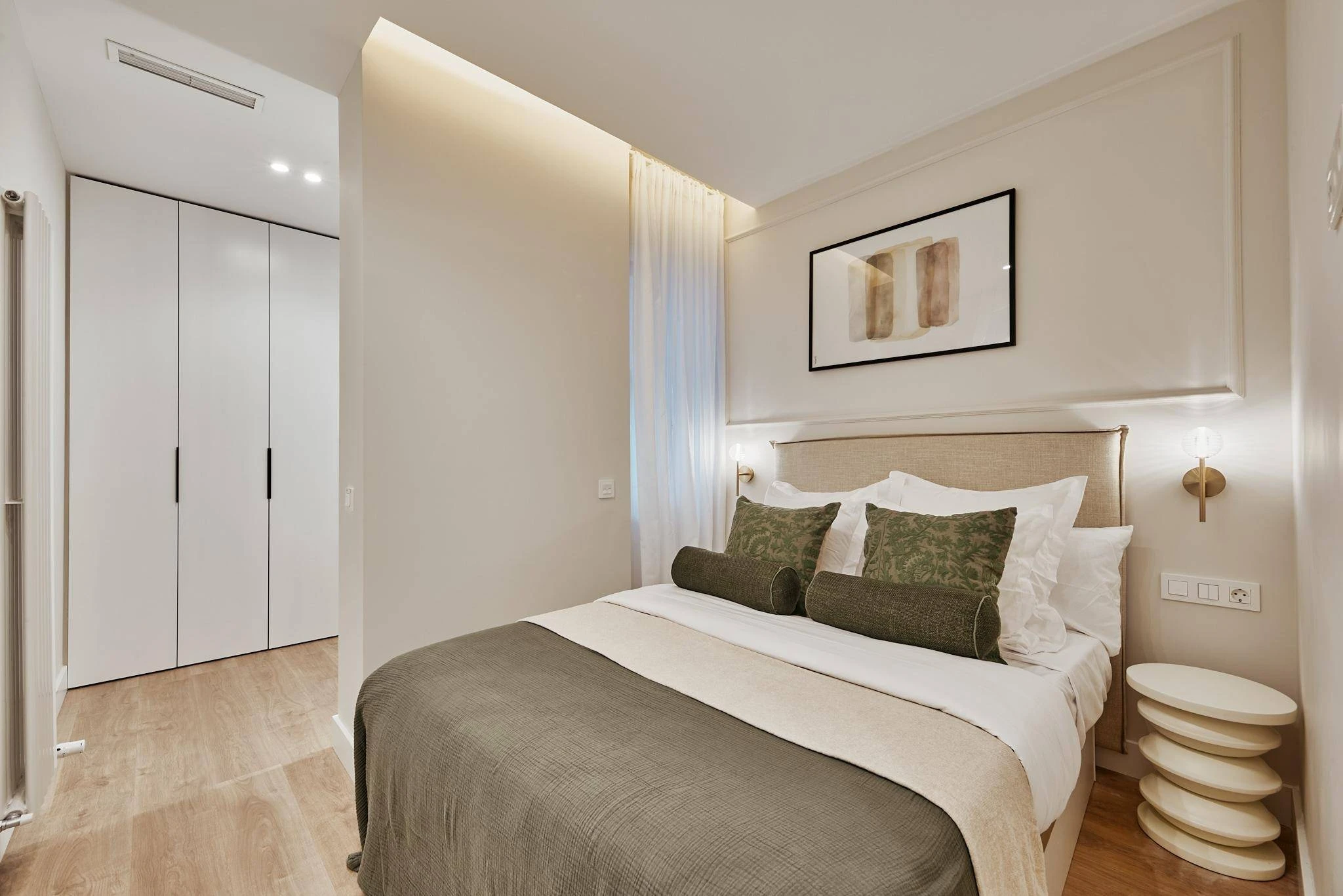 Piso reformado de 4 dormitorios en Ibiza, Retiro | ROAN Piso reformado de 4 dormitorios en Ibiza, Retiro | ROAN
