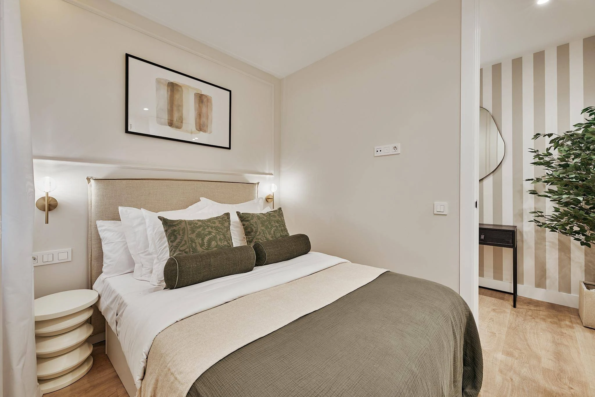 Piso reformado de 4 dormitorios en Ibiza, Retiro | ROAN Piso reformado de 4 dormitorios en Ibiza, Retiro | ROAN