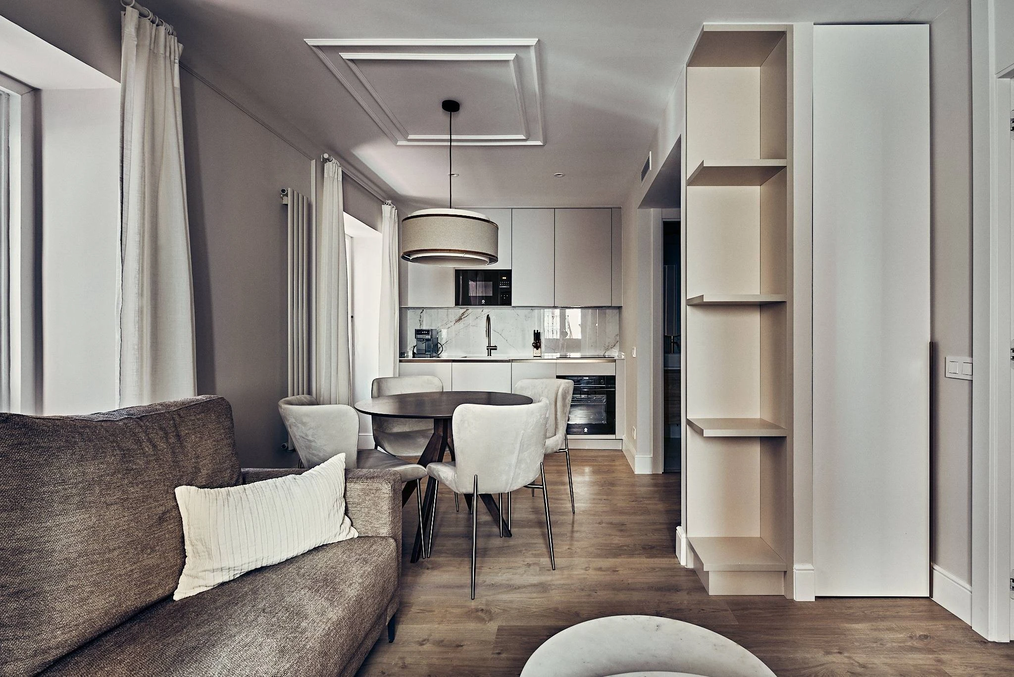Piso reformado con balcones junto a Sol, Madrid | ROAN Piso reformado con balcones junto a Sol, Madrid | ROAN