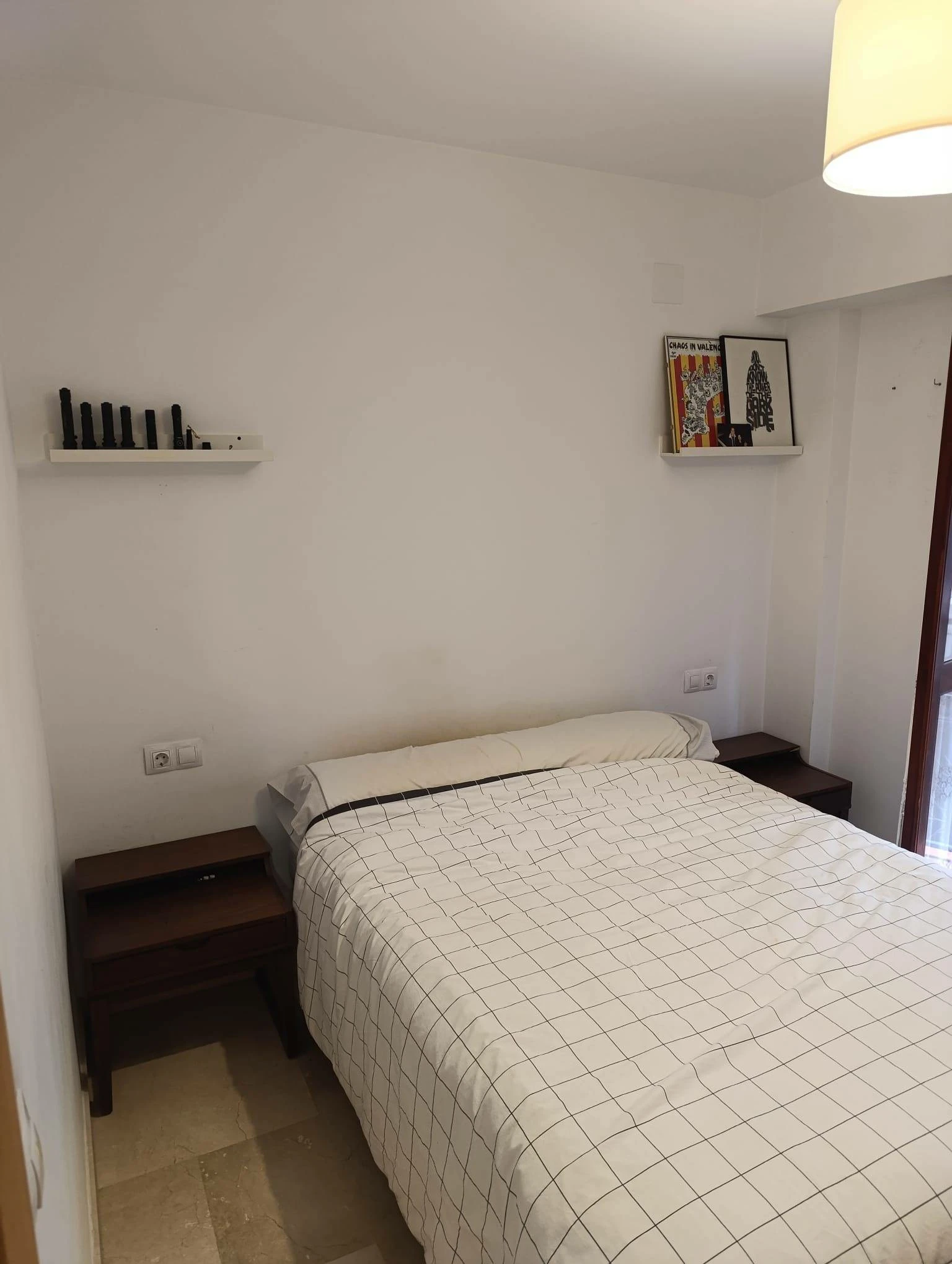 VALENCIA CENTRO BARRIO XEREA VIVIENDA REFORMADA CON PRIMERAS CALIDADES CUATRO DORMITORIOS DOS BAÑOS GARAJE