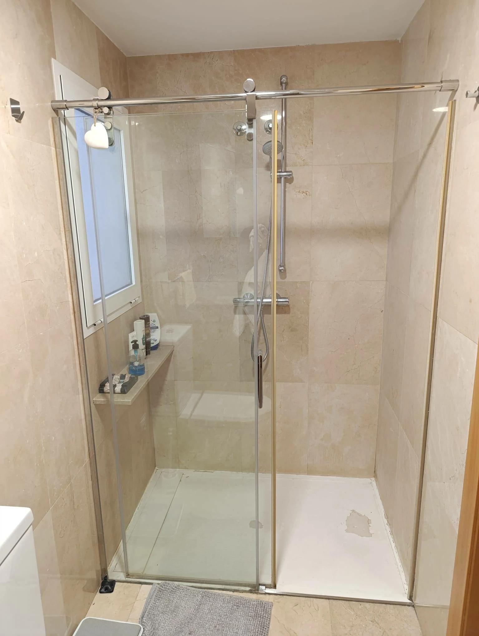 VALENCIA CENTRO BARRIO XEREA VIVIENDA REFORMADA CON PRIMERAS CALIDADES CUATRO DORMITORIOS DOS BAÑOS GARAJE