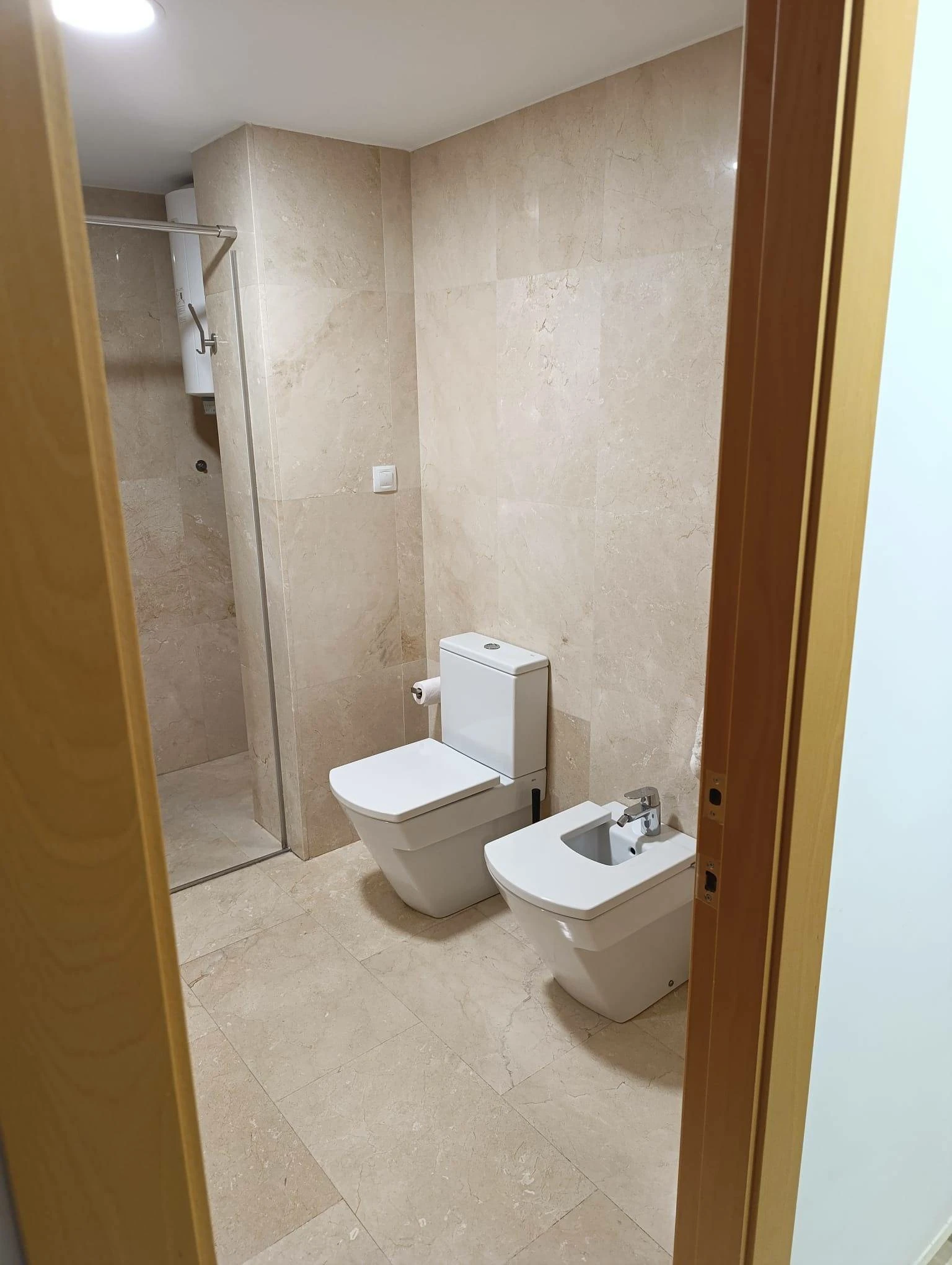 VALENCIA CENTRO BARRIO XEREA VIVIENDA REFORMADA CON PRIMERAS CALIDADES CUATRO DORMITORIOS DOS BAÑOS GARAJE