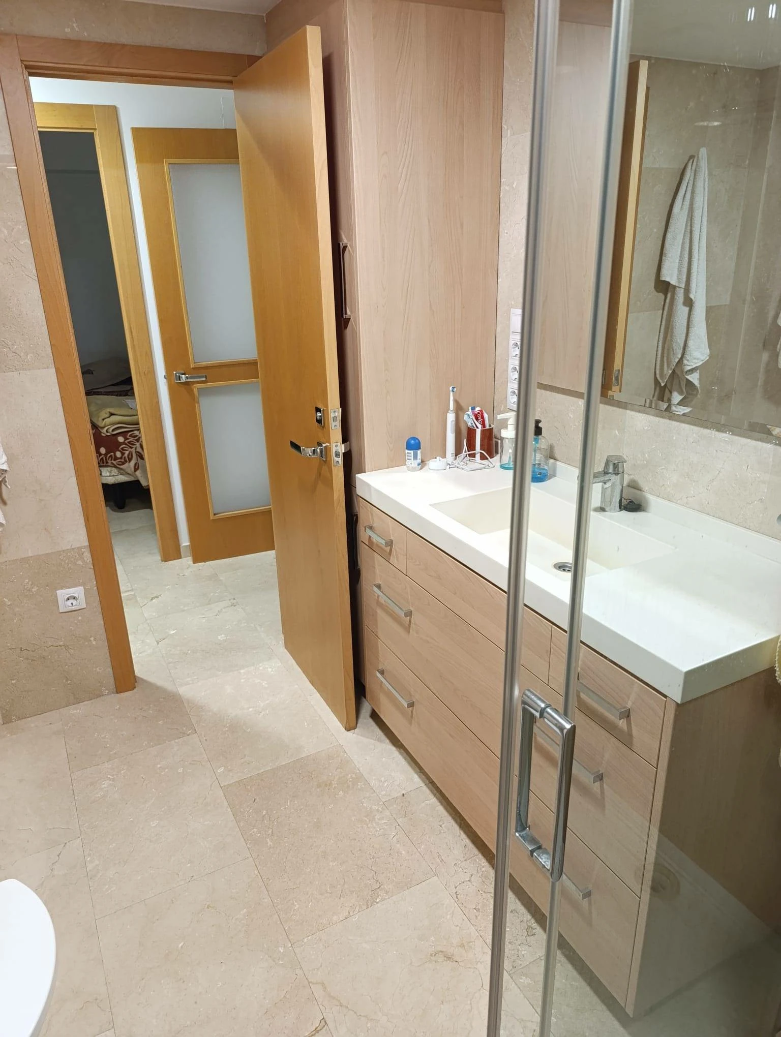 VALENCIA CENTRO BARRIO XEREA VIVIENDA REFORMADA CON PRIMERAS CALIDADES CUATRO DORMITORIOS DOS BAÑOS GARAJE
