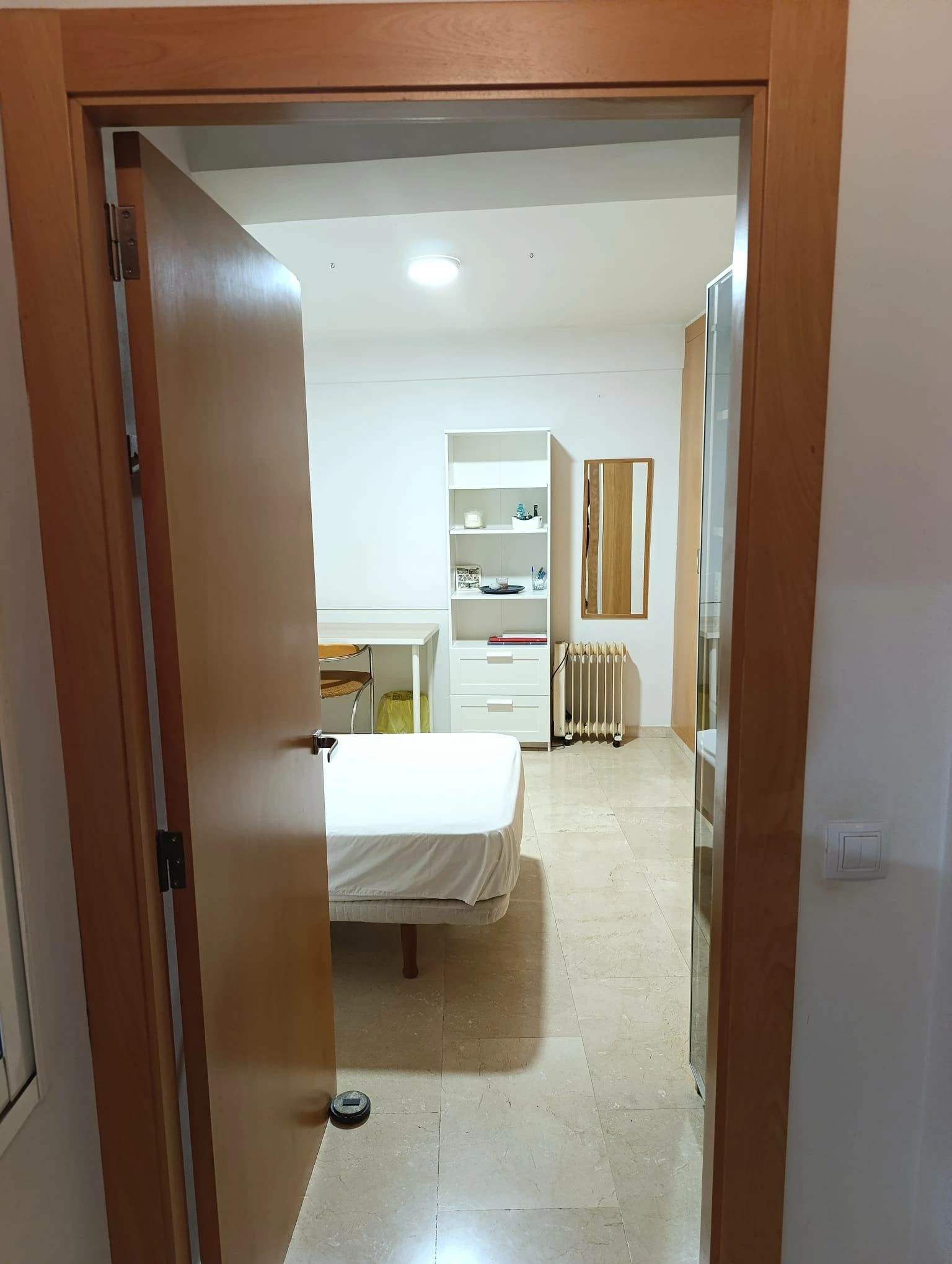 VALENCIA CENTRO BARRIO XEREA VIVIENDA REFORMADA CON PRIMERAS CALIDADES CUATRO DORMITORIOS DOS BAÑOS GARAJE