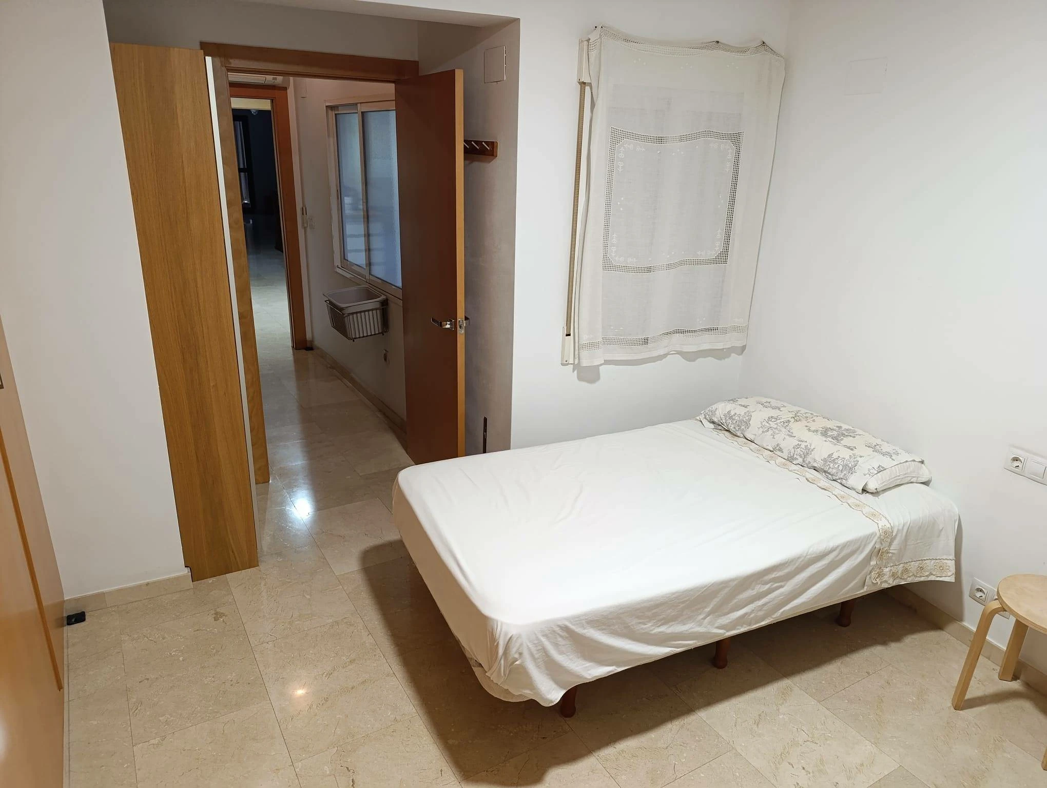VALENCIA CENTRO BARRIO XEREA VIVIENDA REFORMADA CON PRIMERAS CALIDADES CUATRO DORMITORIOS DOS BAÑOS GARAJE
