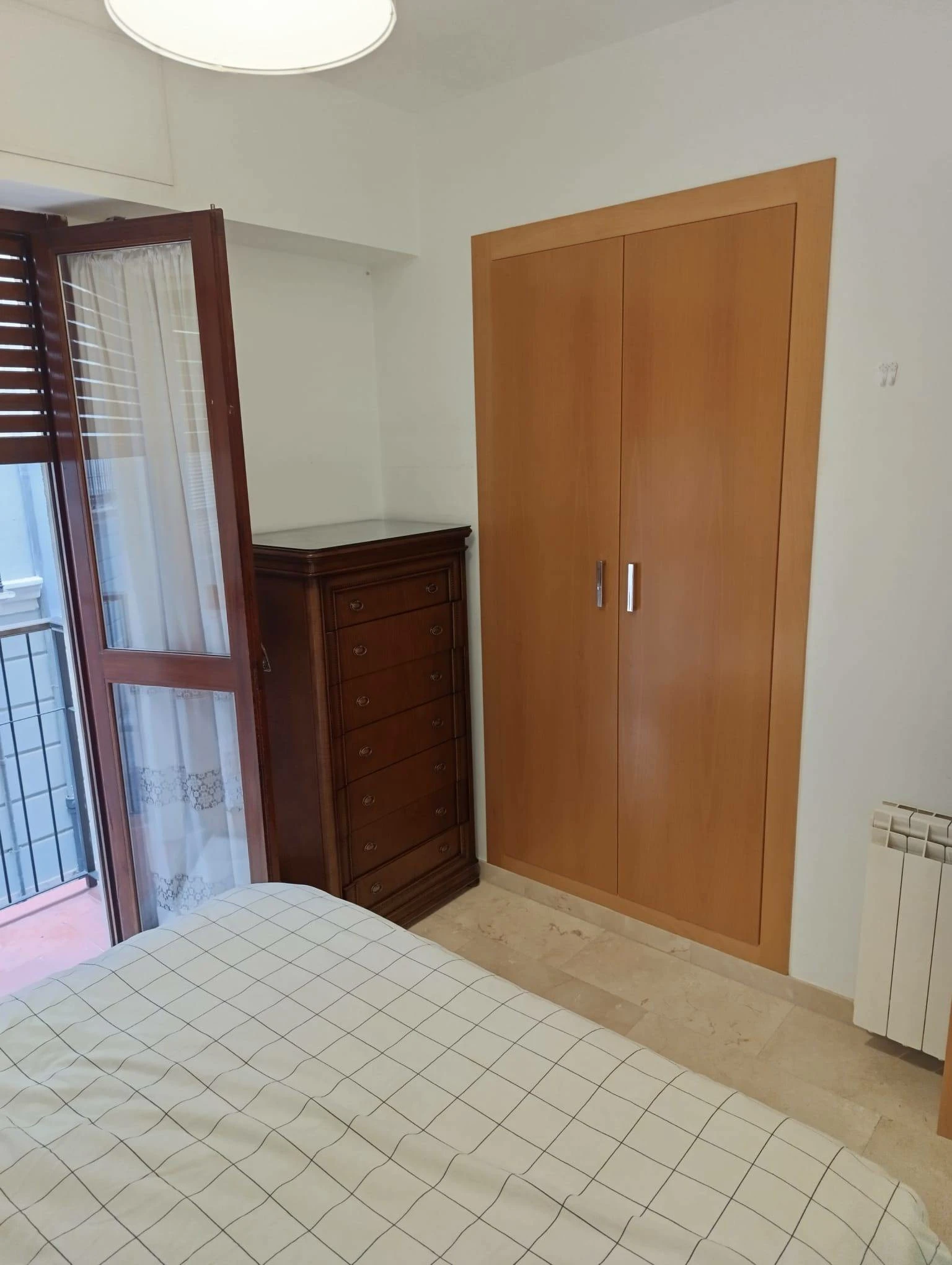 VALENCIA CENTRO BARRIO XEREA VIVIENDA REFORMADA CON PRIMERAS CALIDADES CUATRO DORMITORIOS DOS BAÑOS GARAJE