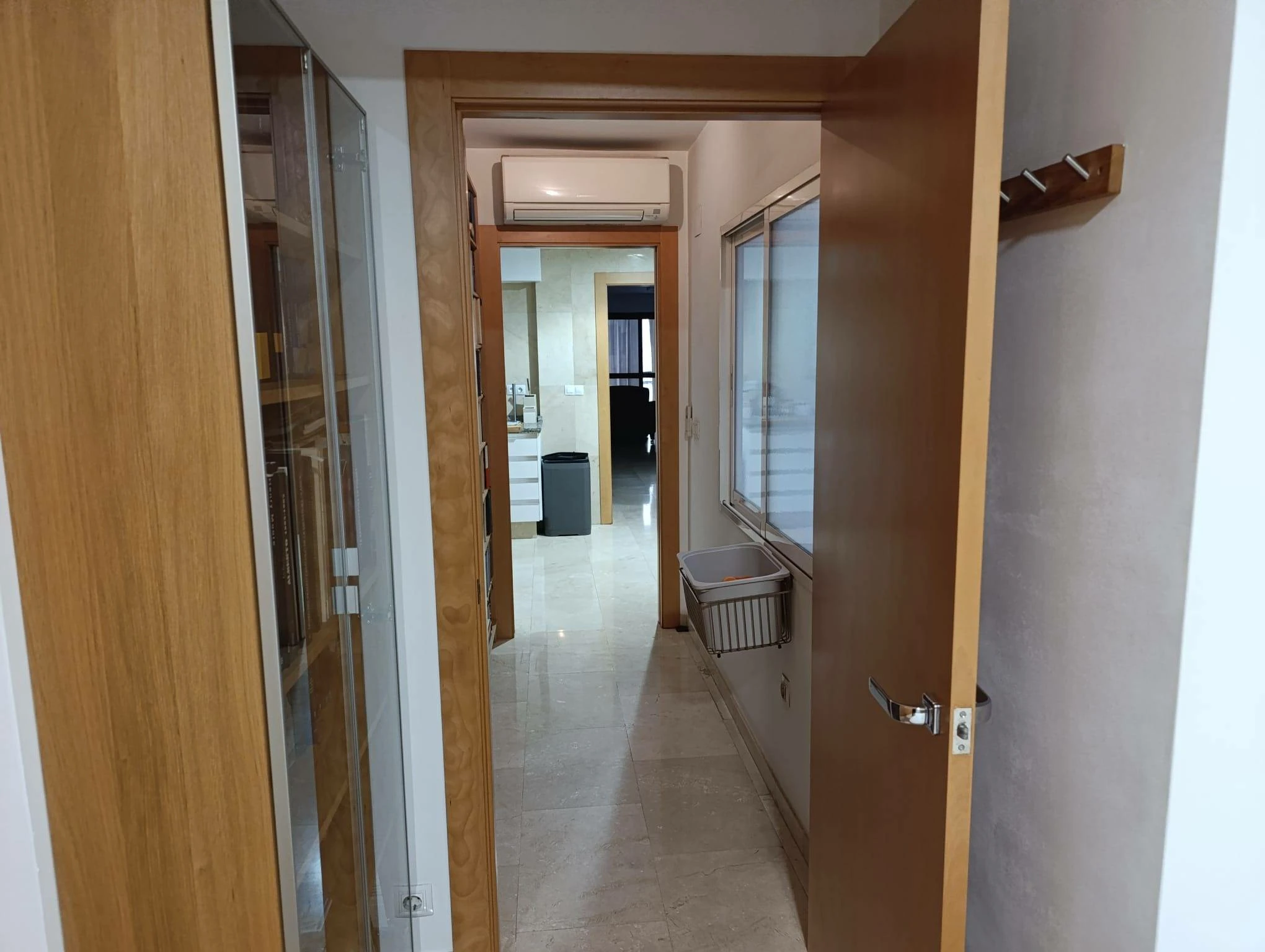 VALENCIA CENTRO BARRIO XEREA VIVIENDA REFORMADA CON PRIMERAS CALIDADES CUATRO DORMITORIOS DOS BAÑOS GARAJE