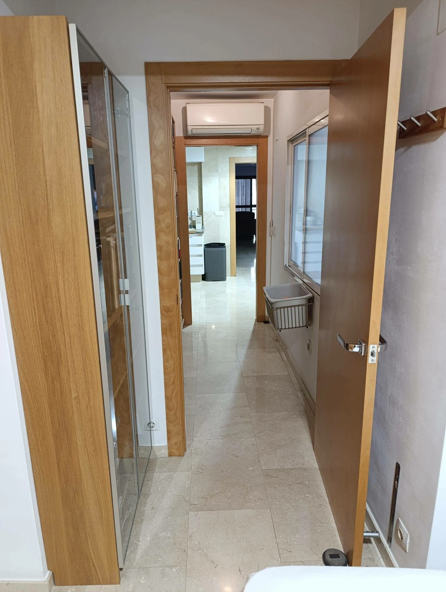 VALENCIA CENTRO BARRIO XEREA VIVIENDA REFORMADA CON PRIMERAS CALIDADES CUATRO DORMITORIOS DOS BAÑOS GARAJE