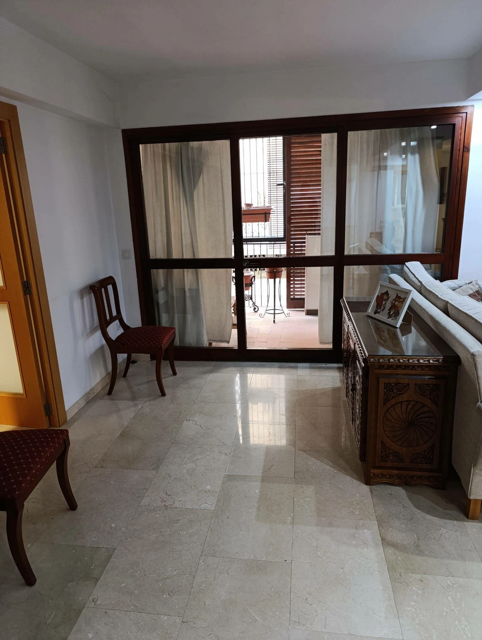 VALENCIA CENTRO BARRIO XEREA VIVIENDA REFORMADA CON PRIMERAS CALIDADES CUATRO DORMITORIOS DOS BAÑOS GARAJE