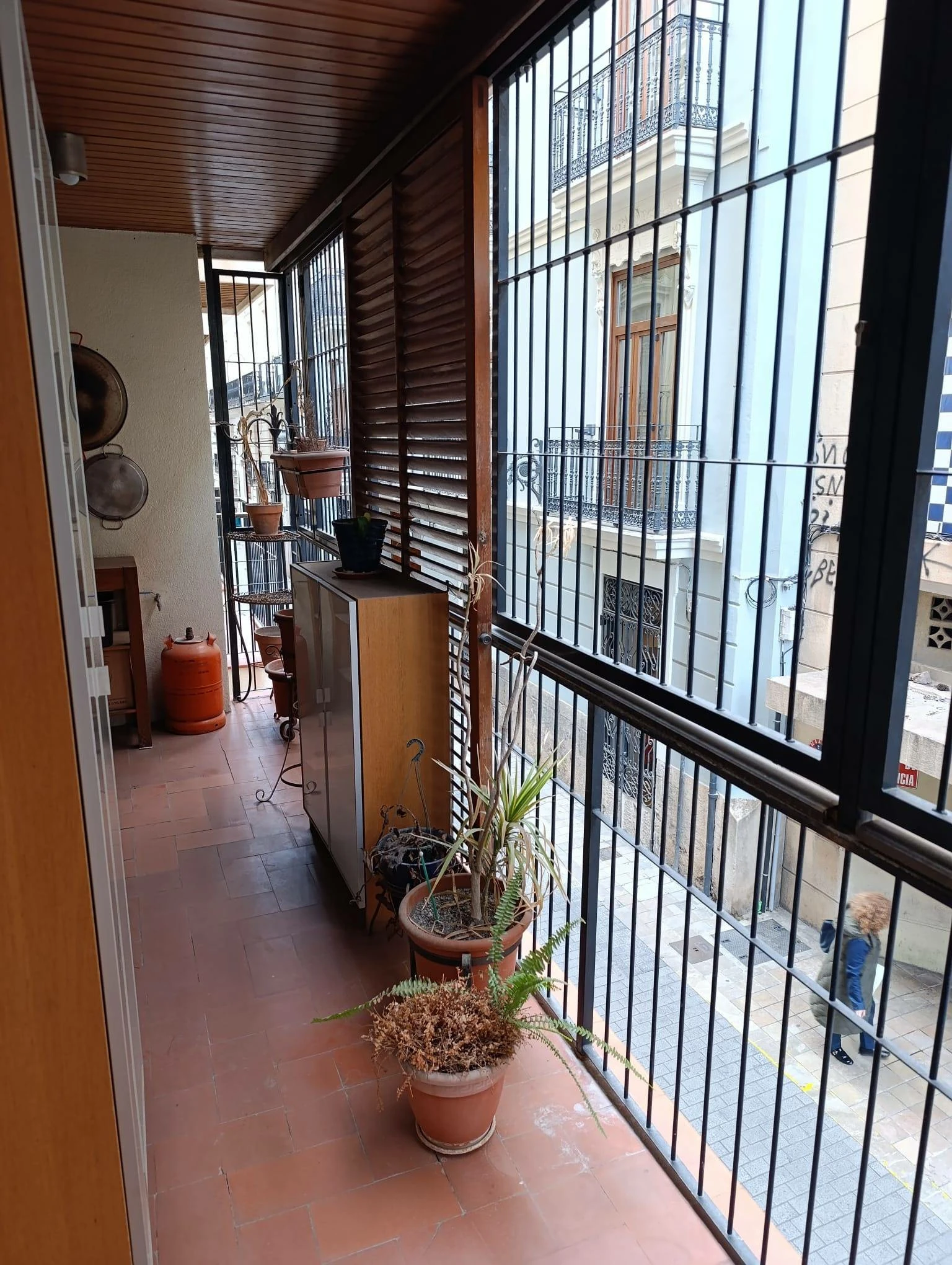 VALENCIA CENTRO BARRIO XEREA VIVIENDA REFORMADA CON PRIMERAS CALIDADES CUATRO DORMITORIOS DOS BAÑOS GARAJE