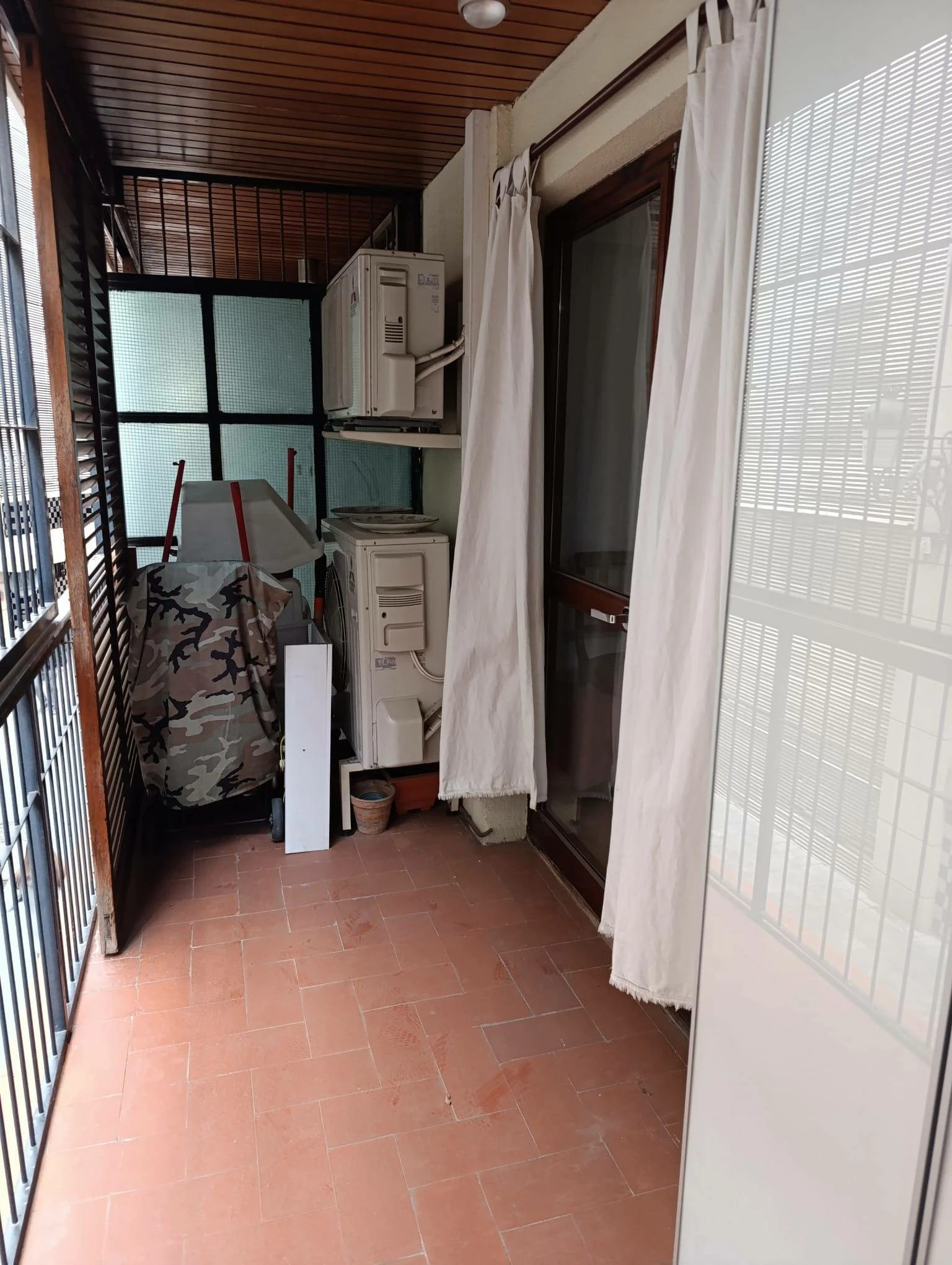 VALENCIA CENTRO BARRIO XEREA VIVIENDA REFORMADA CON PRIMERAS CALIDADES CUATRO DORMITORIOS DOS BAÑOS GARAJE