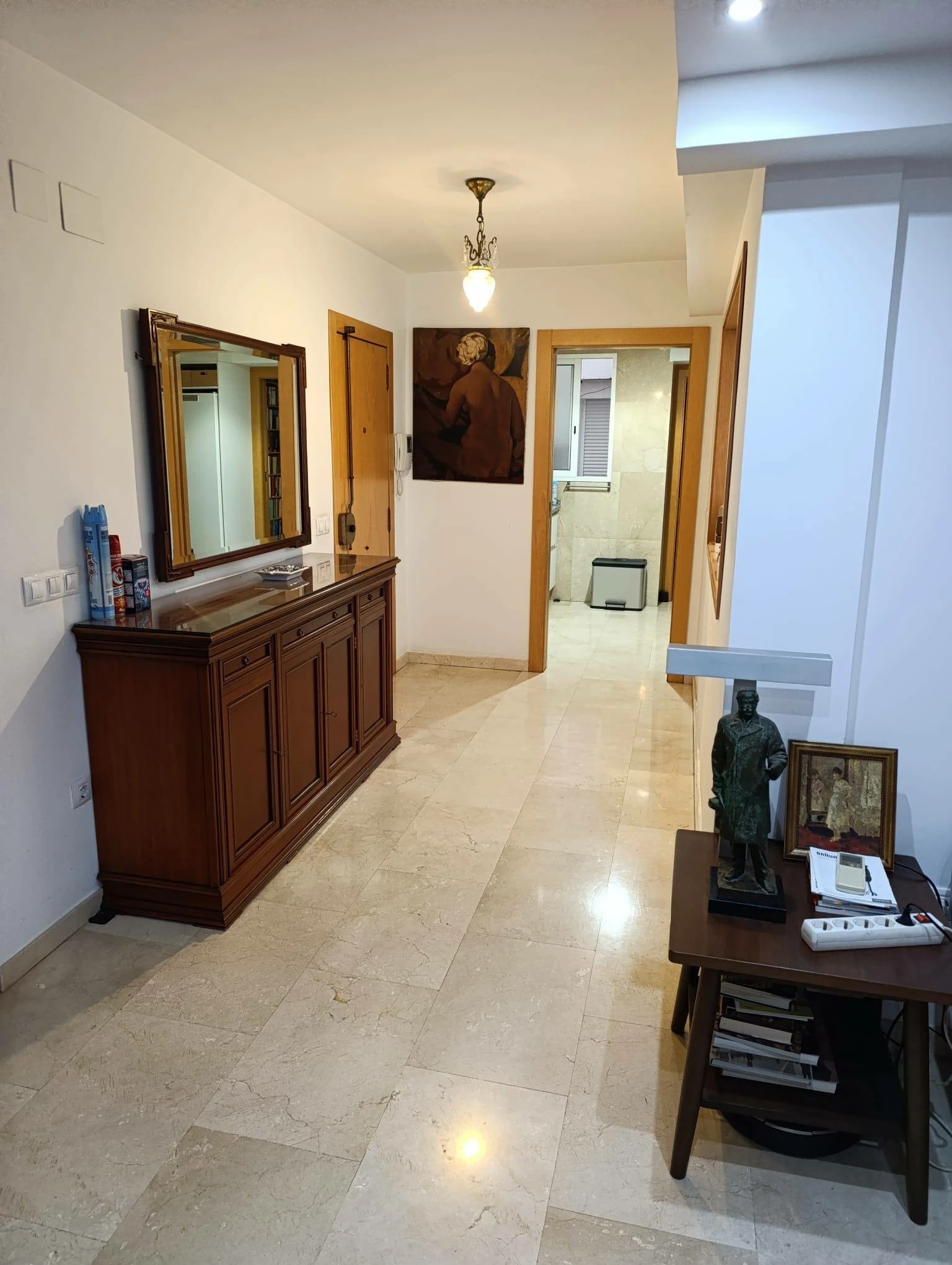 VALENCIA CENTRO BARRIO XEREA VIVIENDA REFORMADA CON PRIMERAS CALIDADES CUATRO DORMITORIOS DOS BAÑOS GARAJE