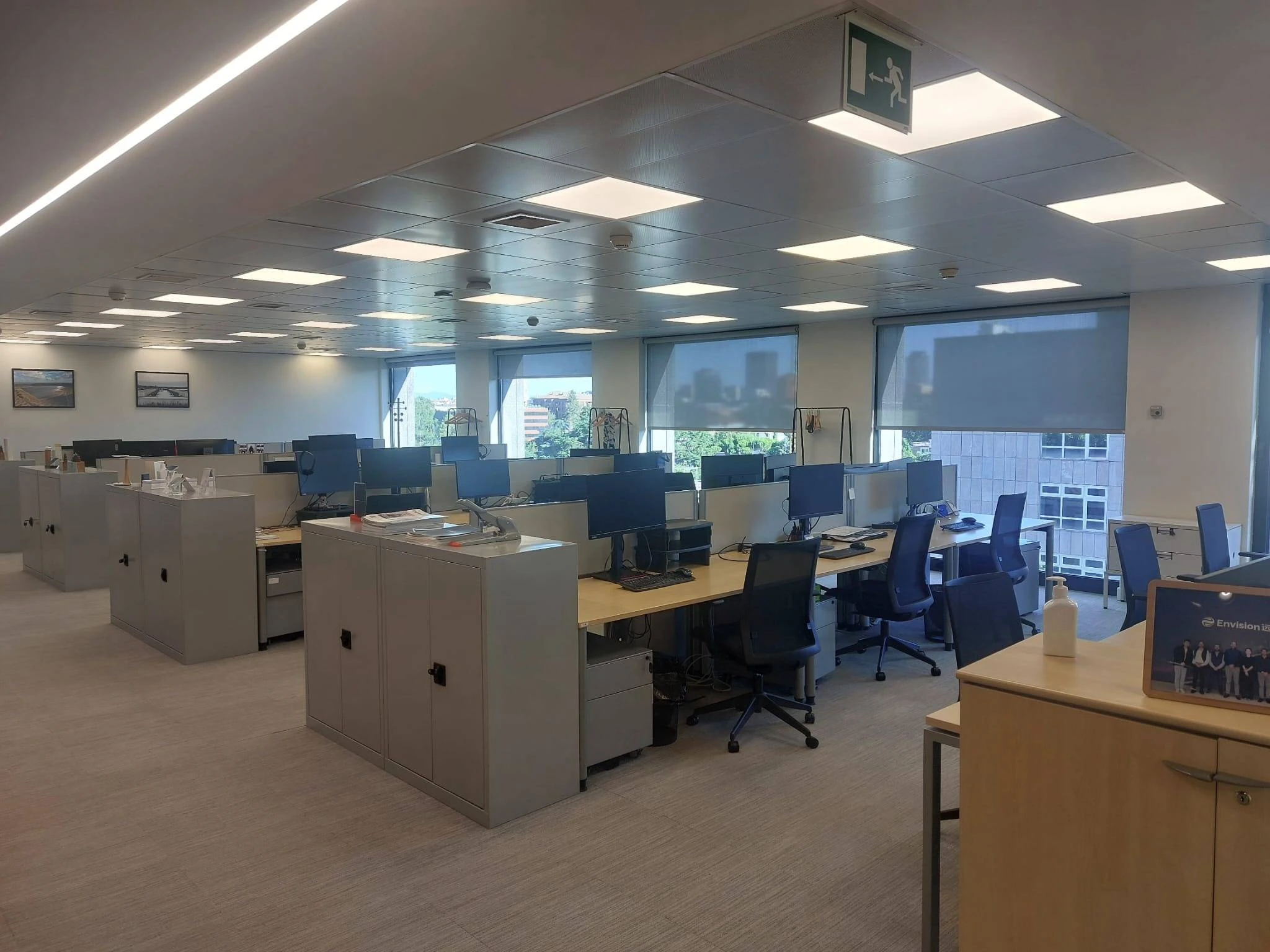 Oficina exclusivo de oficinas muy representativo con fácil acceso al Aeropuerto.