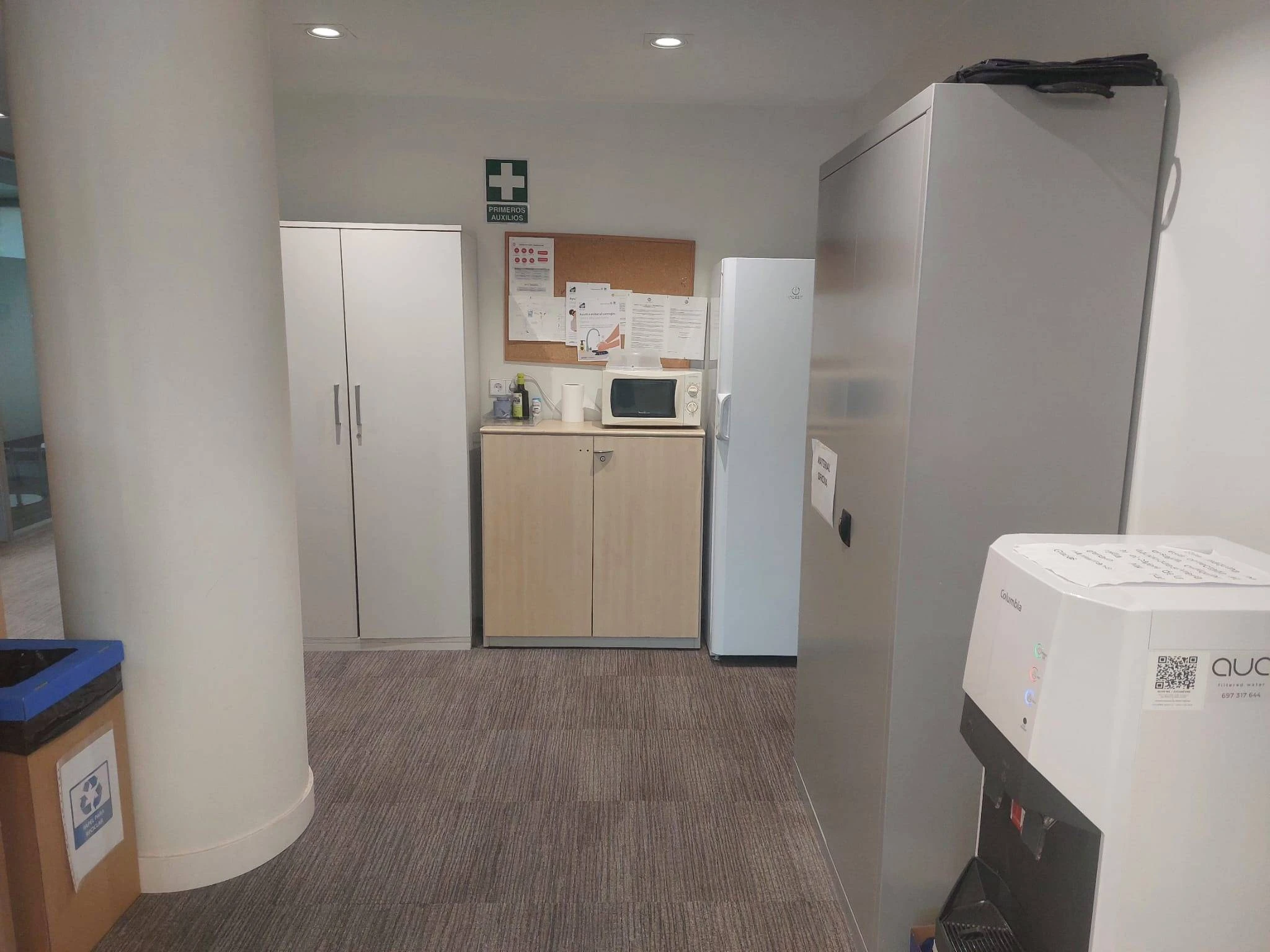 Oficina exclusivo de oficinas muy representativo con fácil acceso al Aeropuerto.
