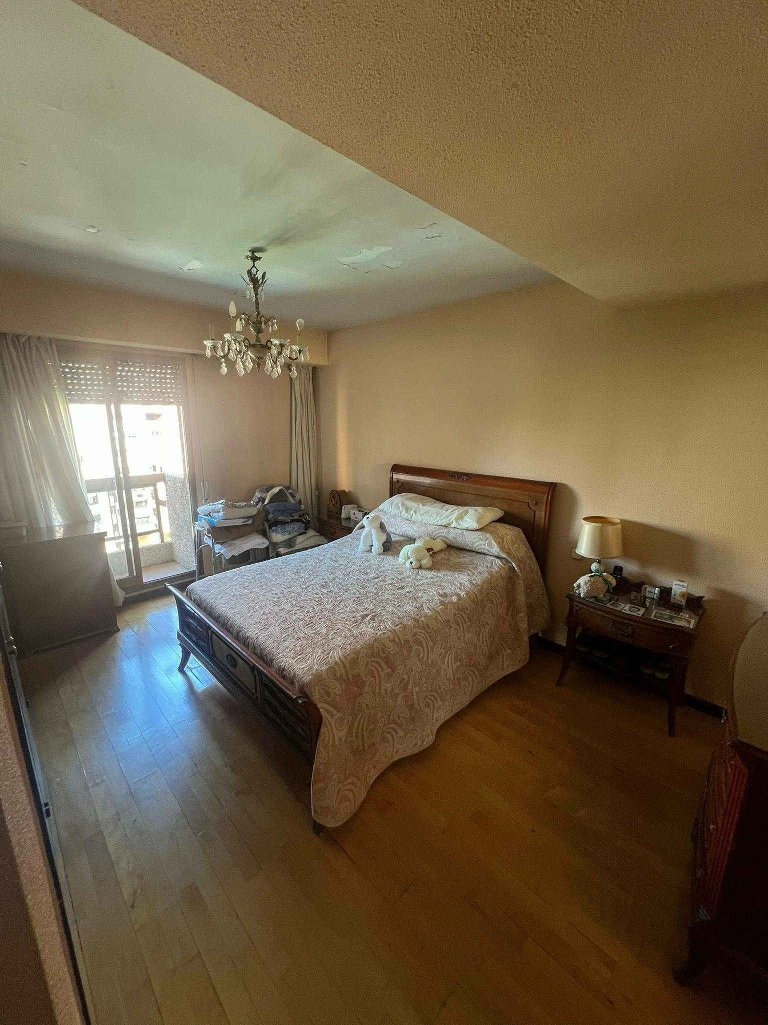 Espectacular piso del año 1980 con orientación oeste, todo exterior, situado en La Paz, en una de las urbanizaciones más exclusivas de la zona Madr Espectacular piso del año 1980 con orientación oeste, todo exterior, situado en La Paz, en una de las urbanizaciones más exclusivas de la zona Madr