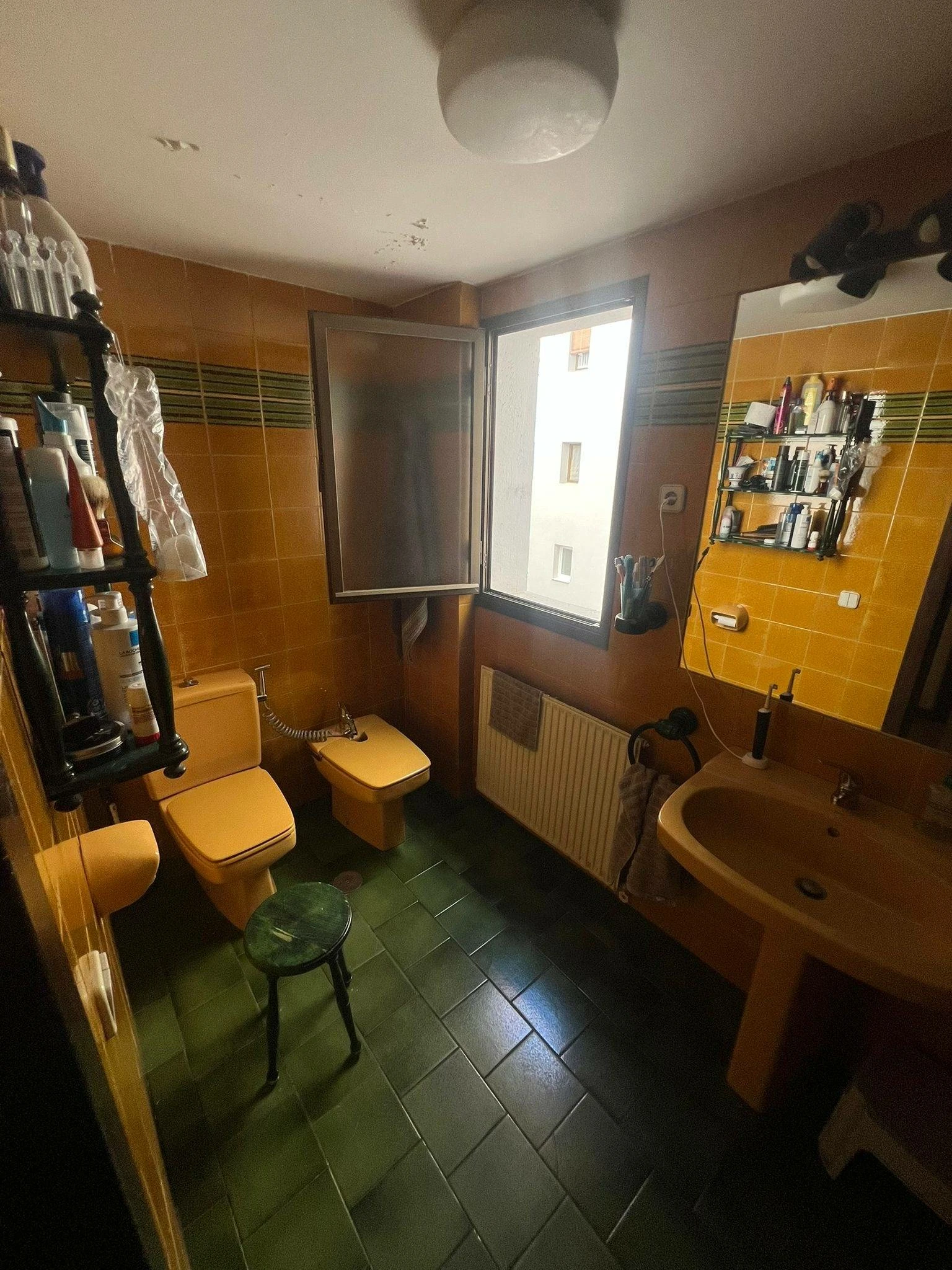 Espectacular piso del año 1980 con orientación oeste, todo exterior, situado en La Paz, en una de las urbanizaciones más exclusivas de la zona Madr Espectacular piso del año 1980 con orientación oeste, todo exterior, situado en La Paz, en una de las urbanizaciones más exclusivas de la zona Madr