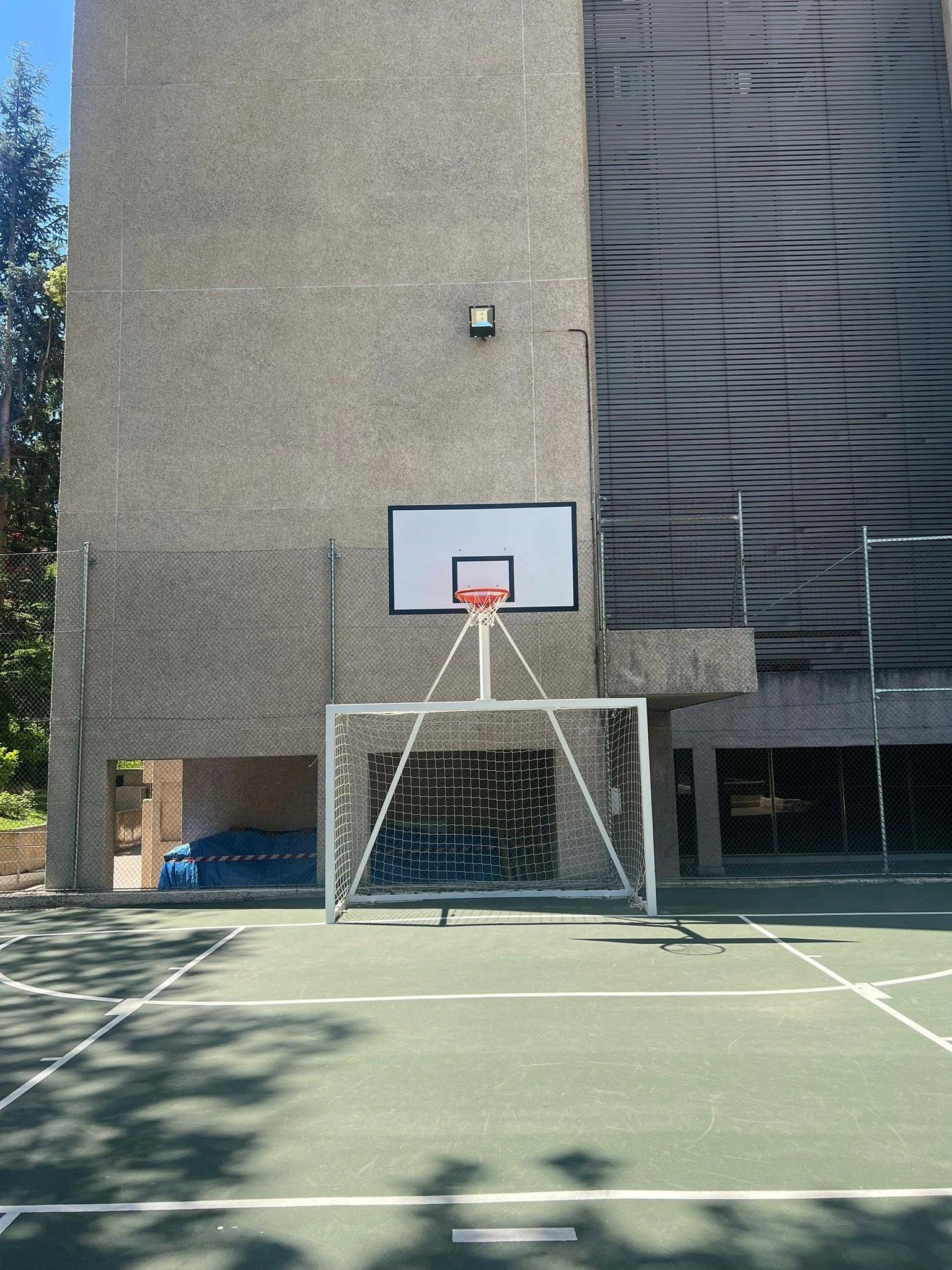 Espectacular piso del año 1980 con orientación oeste, todo exterior, situado en La Paz, en una de las urbanizaciones más exclusivas de la zona Madr Espectacular piso del año 1980 con orientación oeste, todo exterior, situado en La Paz, en una de las urbanizaciones más exclusivas de la zona Madr