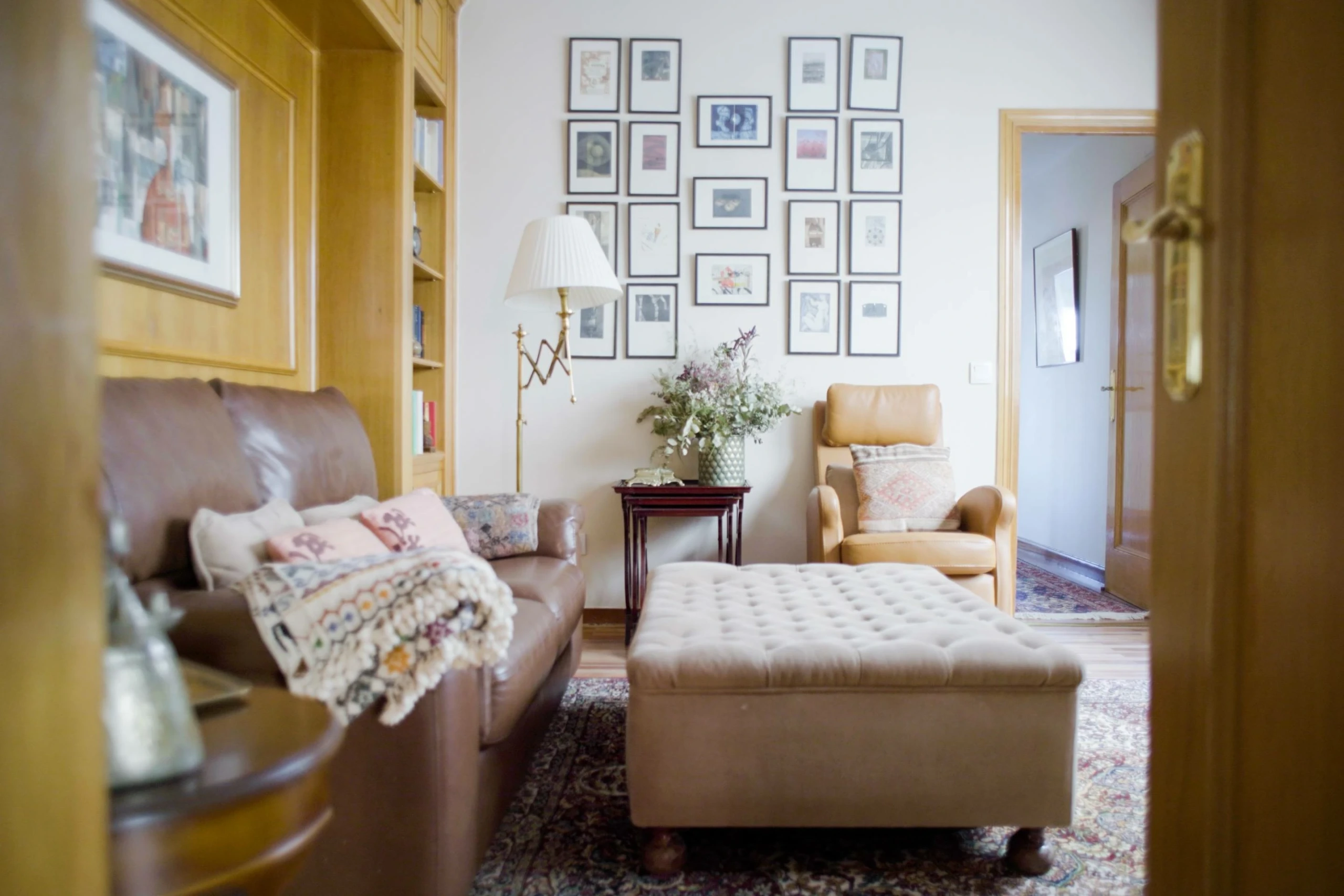 Piso muy representativo en el distrito de Ciudad Jardín a 50m del auditórium y de la boca del metro Piso muy representativo en el distrito de Ciudad Jardín a 50m del auditórium y de la boca del metro