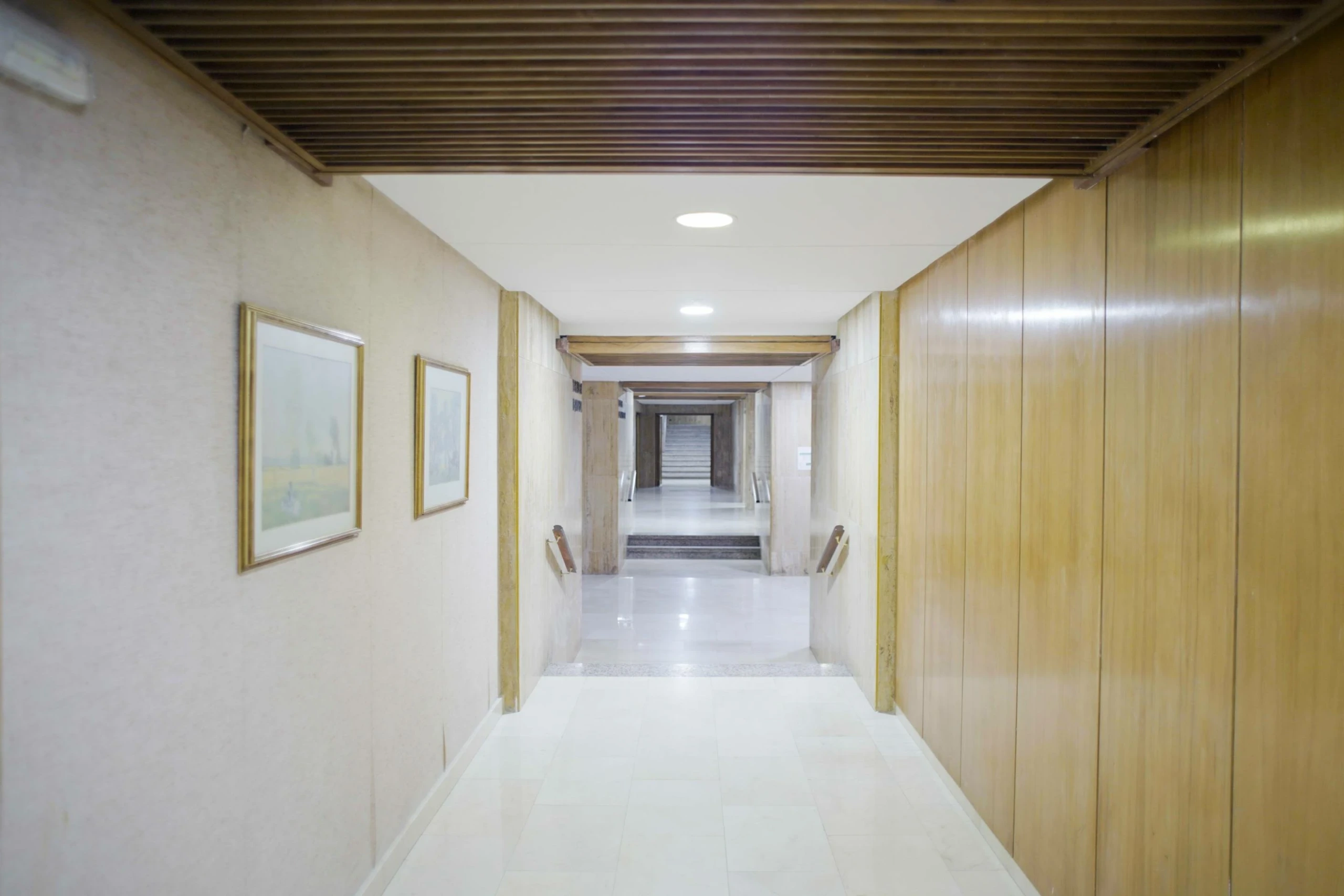 Piso muy representativo en el distrito de Ciudad Jardín a 50m del auditórium y de la boca del metro Piso muy representativo en el distrito de Ciudad Jardín a 50m del auditórium y de la boca del metro
