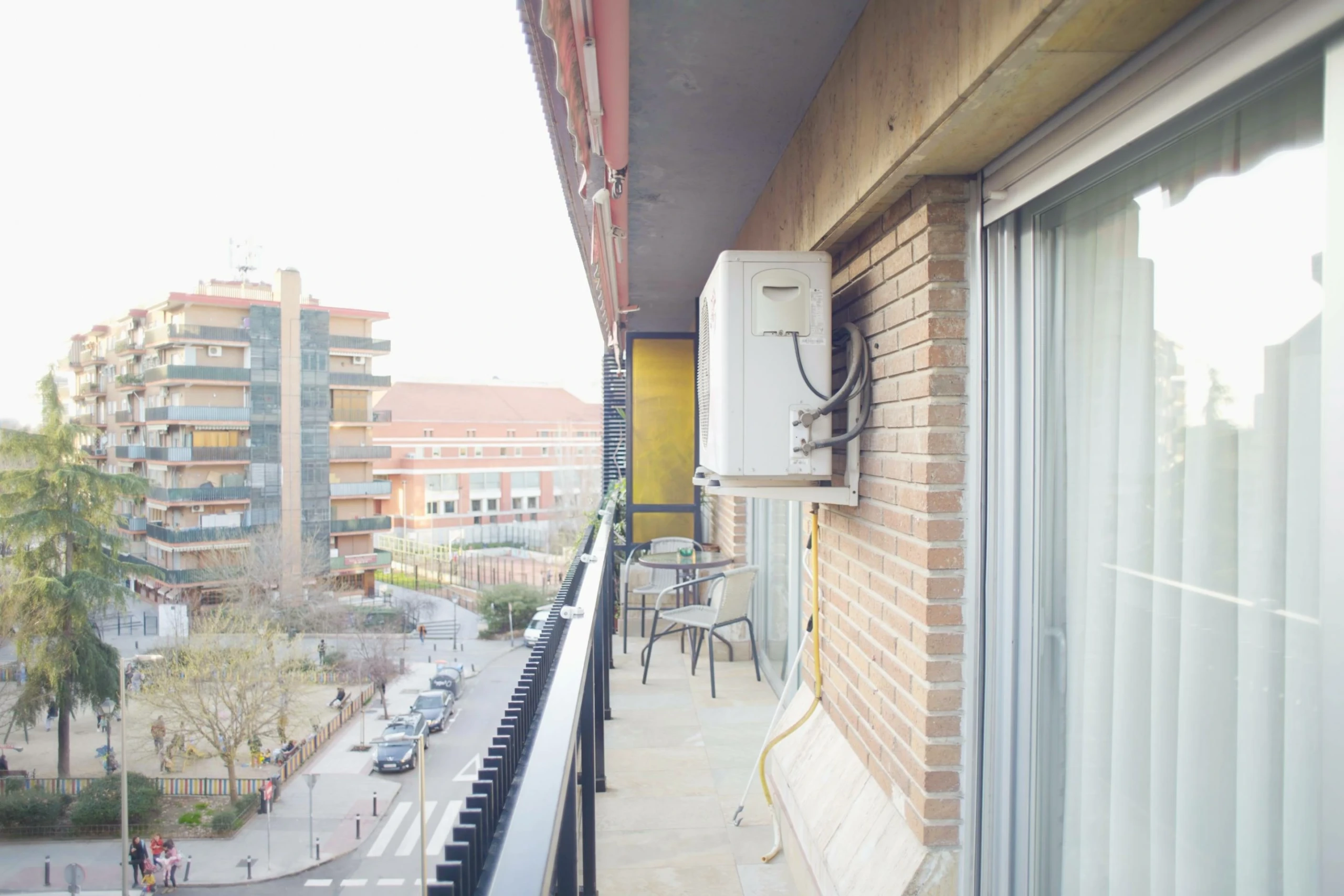 Piso muy representativo en el distrito de Ciudad Jardín a 50m del auditórium y de la boca del metro Piso muy representativo en el distrito de Ciudad Jardín a 50m del auditórium y de la boca del metro